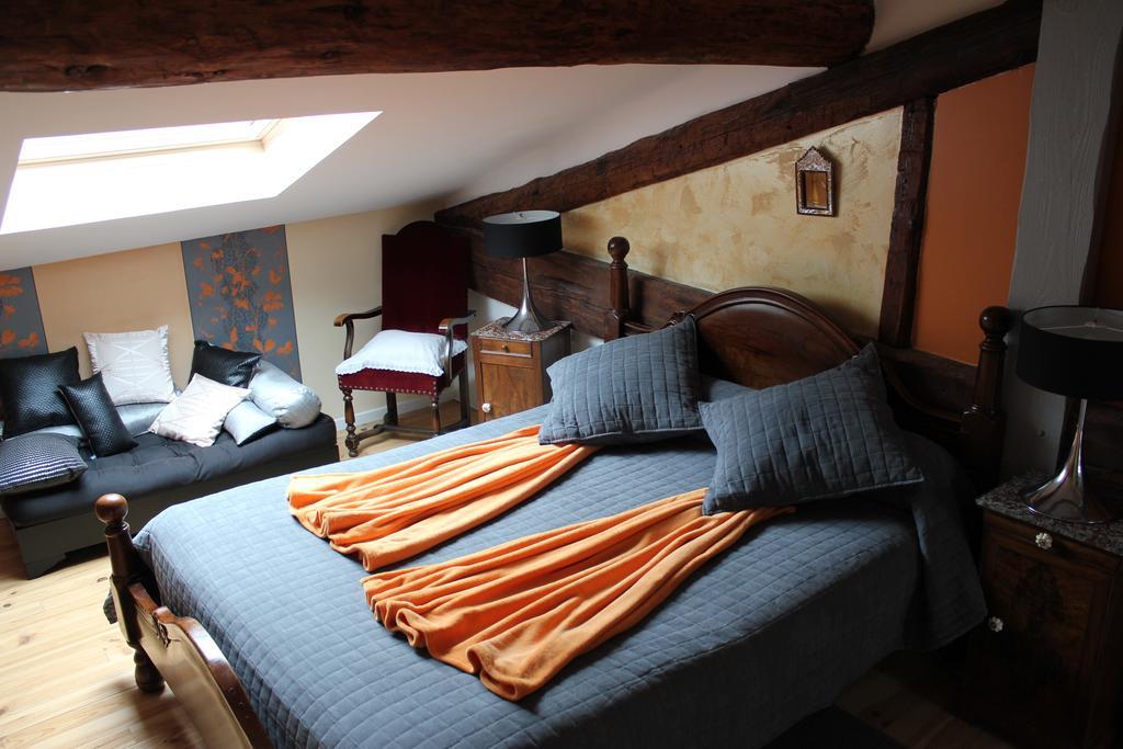 L'Oustal De L'Annetta Chambres Et Tables D'Hotes Comus Habitación foto