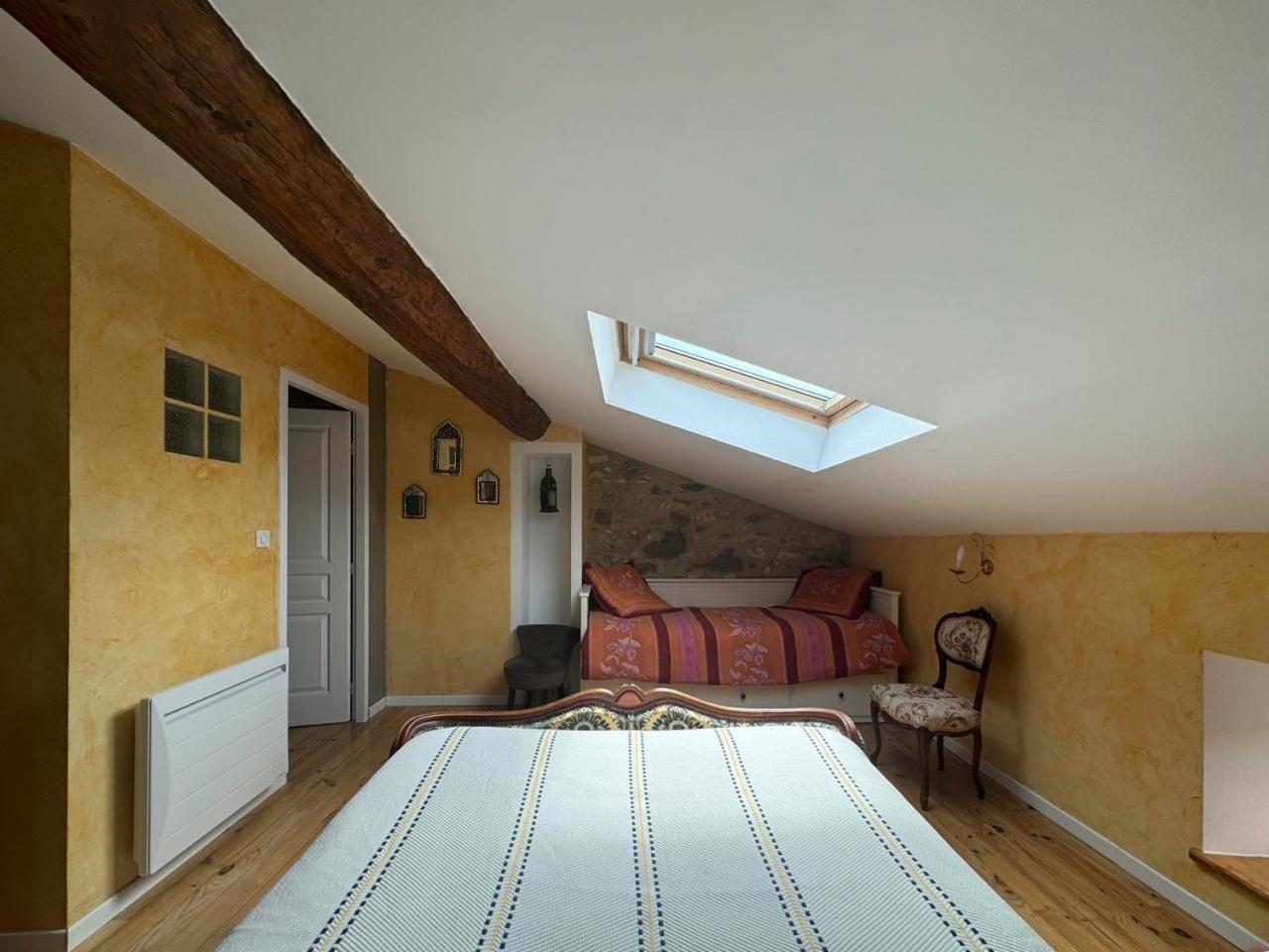 L'Oustal De L'Annetta Chambres Et Tables D'Hotes Comus Exterior foto