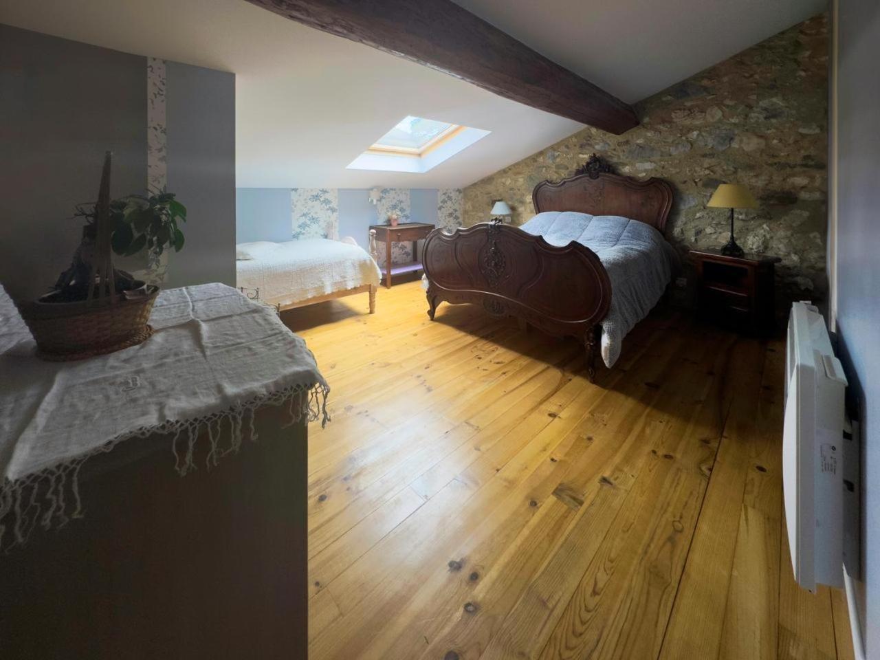 L'Oustal De L'Annetta Chambres Et Tables D'Hotes Comus Exterior foto