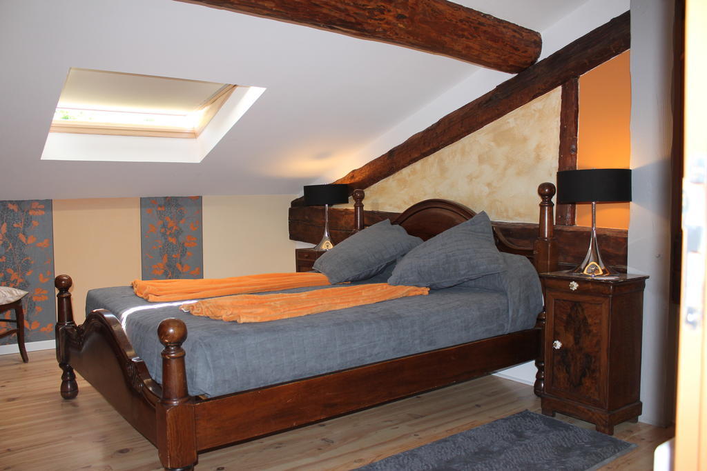 L'Oustal De L'Annetta Chambres Et Tables D'Hotes Comus Habitación foto